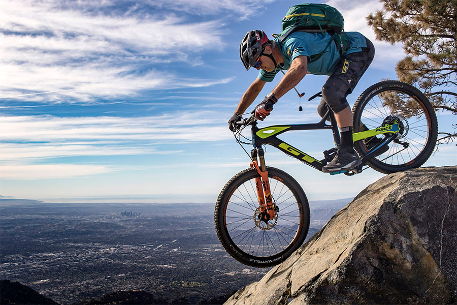 Hans Rey riding Stan’s NoTubes new Arch CB7 wheels, which are perfect for all mountain riding and enduro racing.